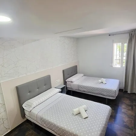 Calle De La Cordera, 3 *