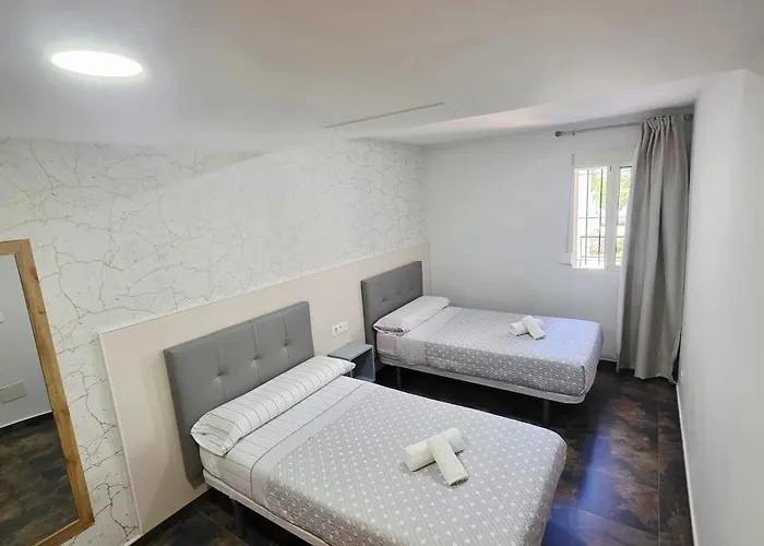 Calle De La Cordera, 3 *